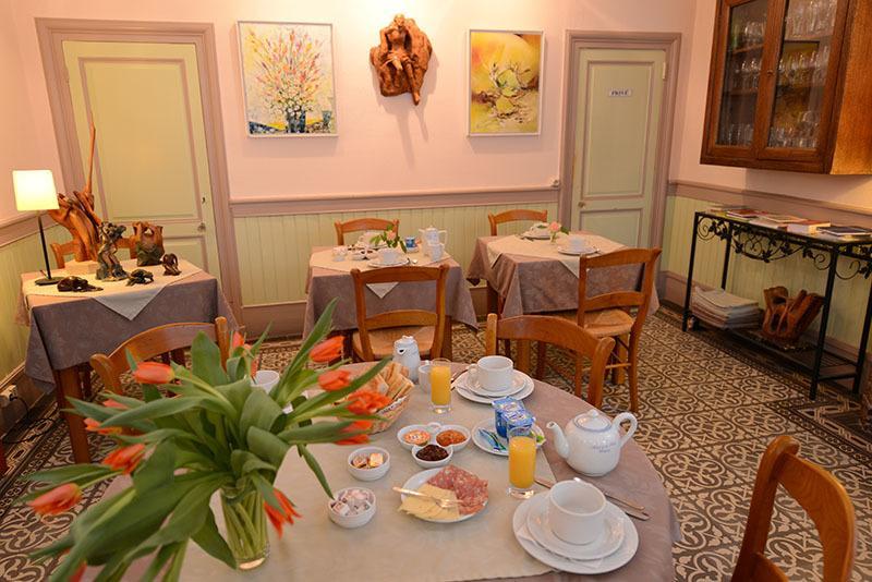 Hotel De La Ferte شاني المظهر الخارجي الصورة