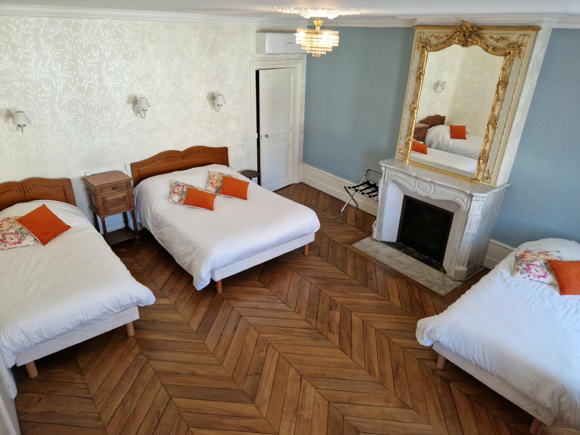 Hotel De La Ferte شاني المظهر الخارجي الصورة