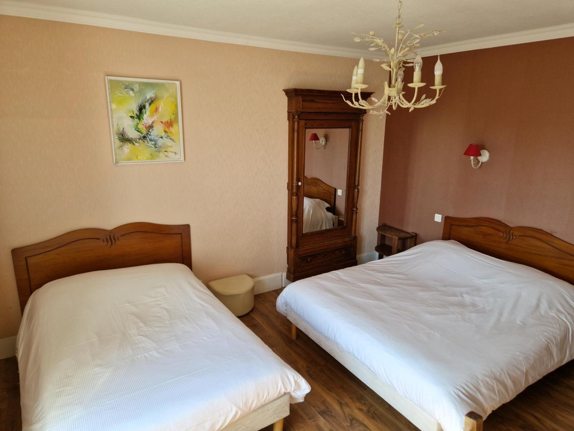 Hotel De La Ferte شاني المظهر الخارجي الصورة