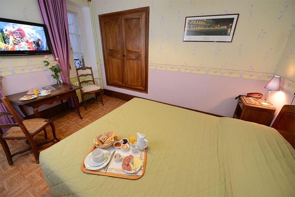Hotel De La Ferte شاني المظهر الخارجي الصورة